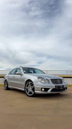 MERCEDES-BENZ E 63 AMG 6.2 SEDAN V8 32V GASOLINA 4P AUTOMÁTICO MERCEDES-BENZ E 63 AMG 6.2 SEDAN V8 32V GASOLINA 4P AUTOMÁTICO